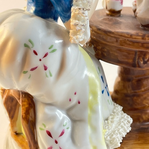 Handpainted Seated Victorian Figures Porcelain Ceramic - Picture 9 of 13